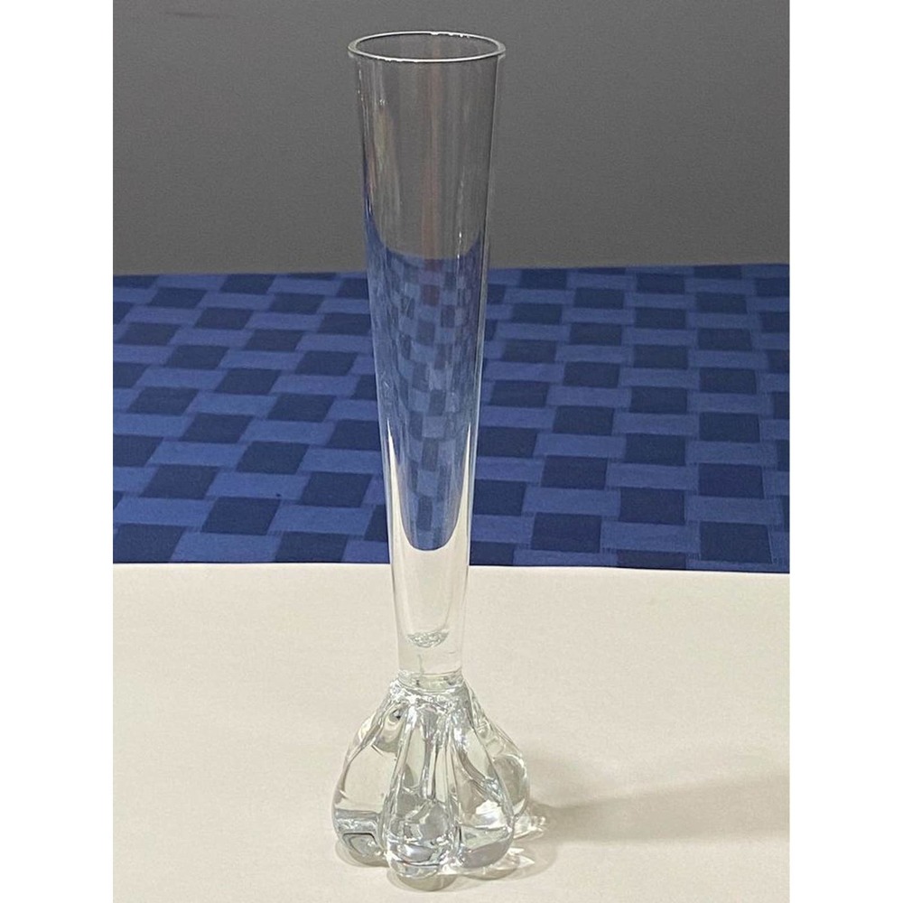SWEDEN SEDA CLEAR ART GLASS ROSE
8 1/2”VASE